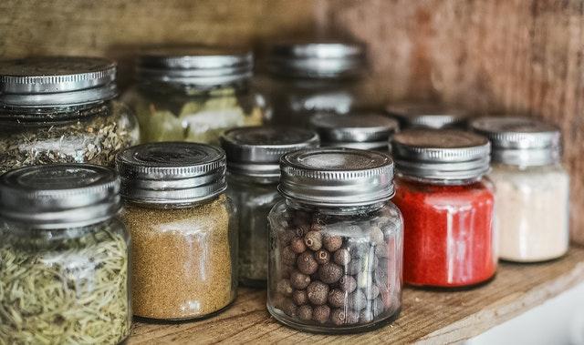 Nothing says “farm-style kitchen” like a set of mason jars used as accessories